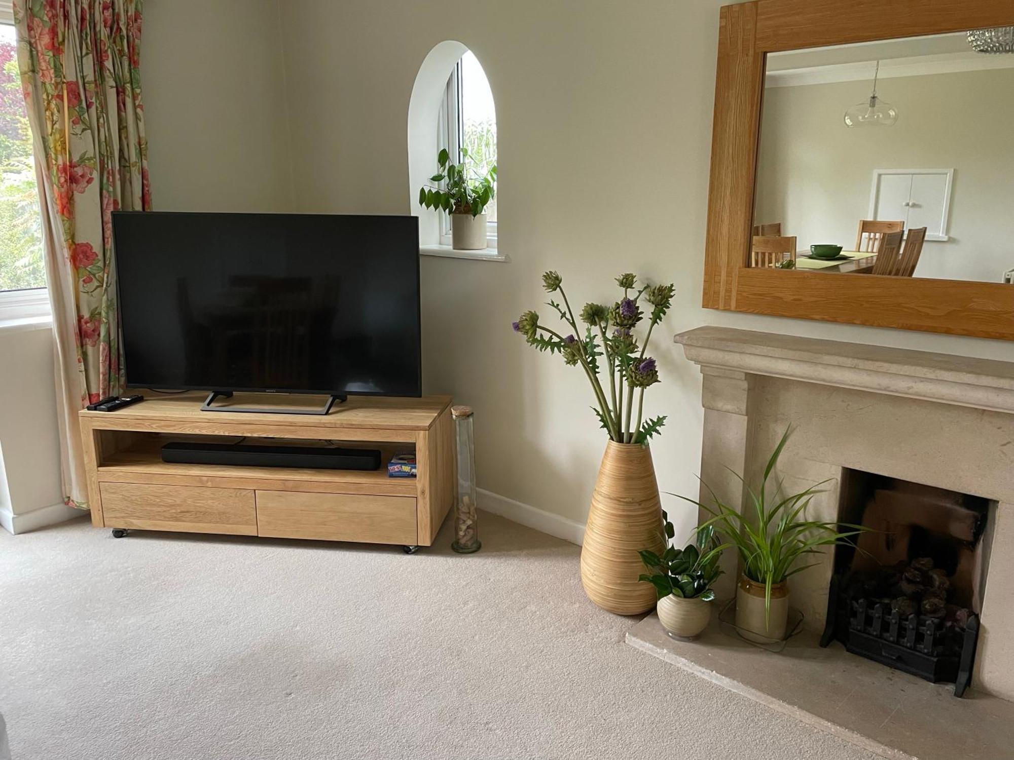 Charming Bournemouth House With Beautiful Spacious Gardens, 5 Min Drive To Beaches, Free Parking For 2-3 Cars Eksteriør billede